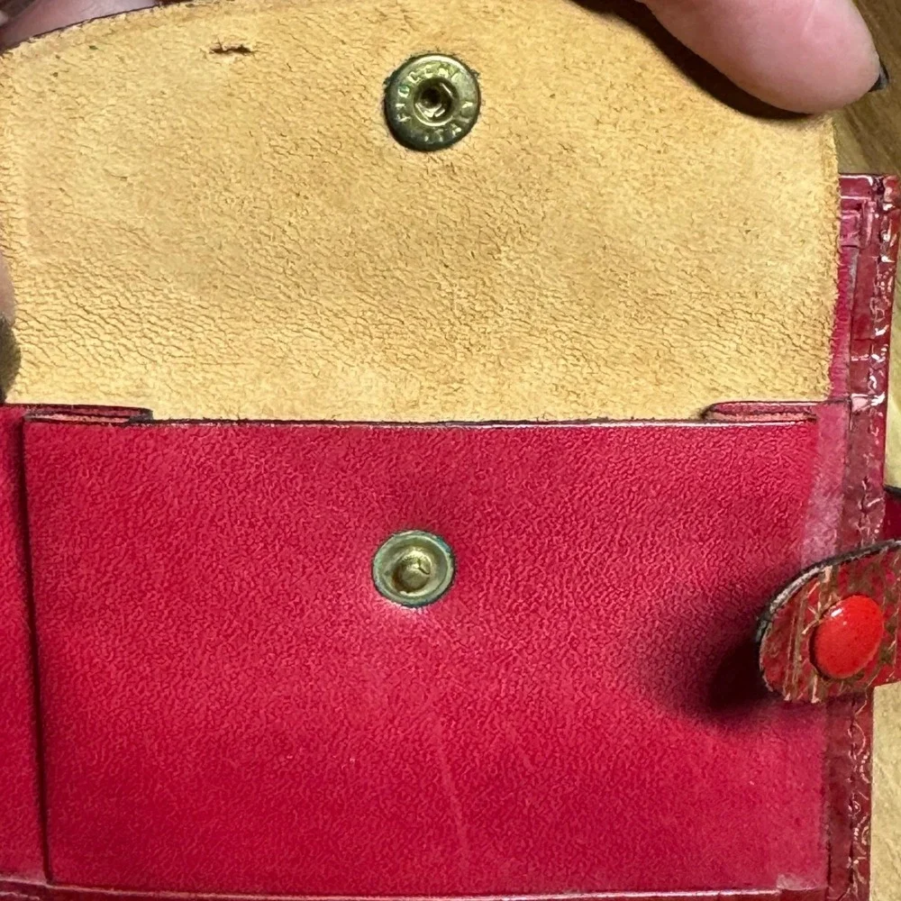 Vintage Italian Red Calf Leather Florentine Gilt Wallet Fiocchi Italy Snap Gold